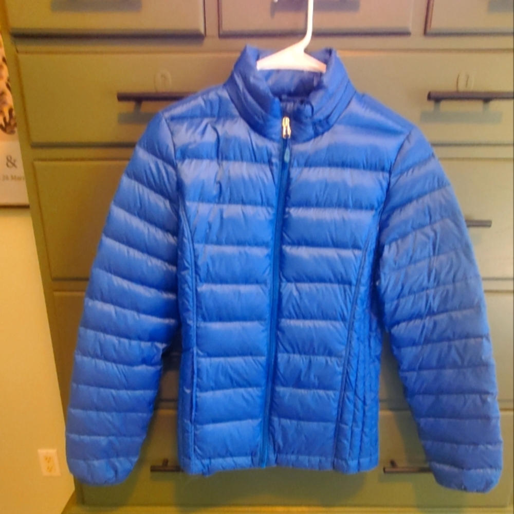 Heat keep womens small jacket.  NO HOOD